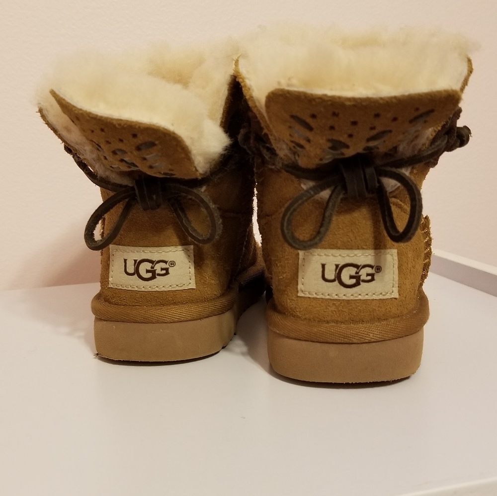 Toddler Uggs Size 9